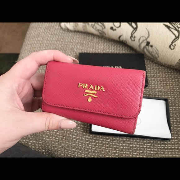 prada 6 key holder